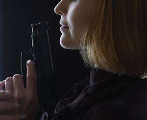 Defesa pessoal feminina: por que mulheres devem praticar tiro?